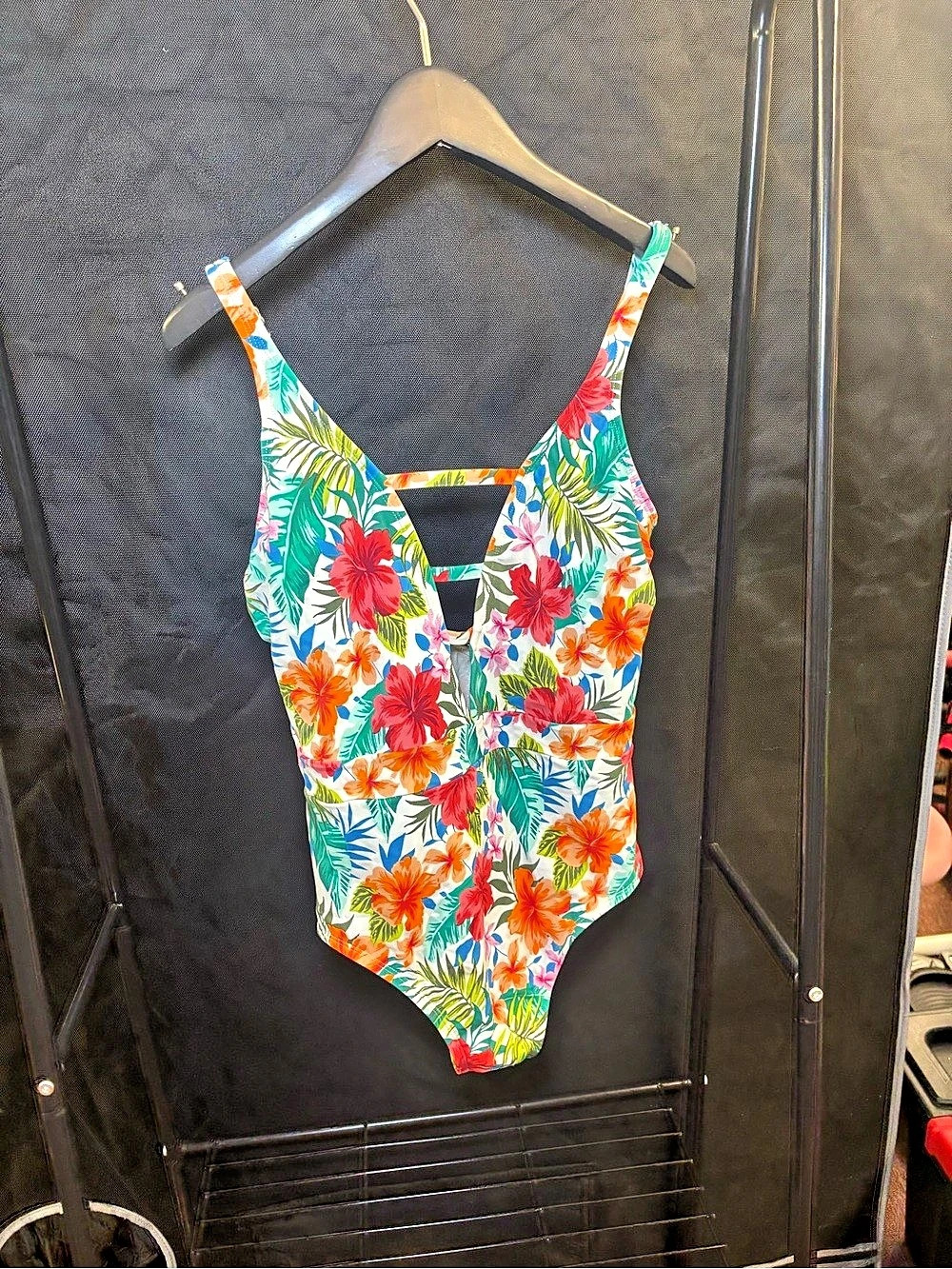 Time and Tru Floral One-Piece Swimsuit Size Large Like New